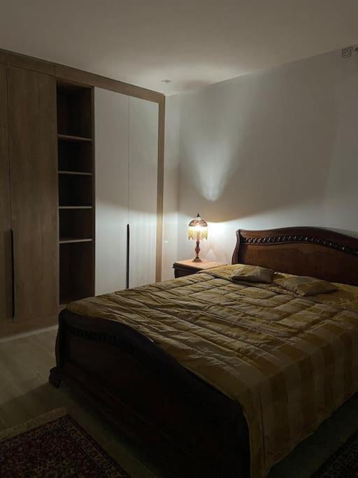 Apartment Dreams Flat